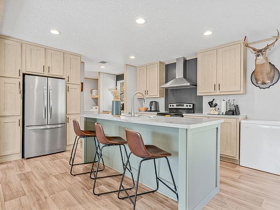 4th image of 116 E Church St