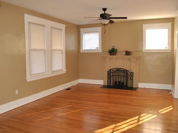 3rd image of 3328 North Ave