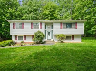 11 Hereford Ln, New City, NY 10956
