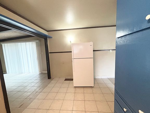 5th image of 914 Snyder Dr