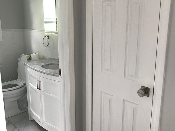 5th image of 110 Winham Ave #2A
