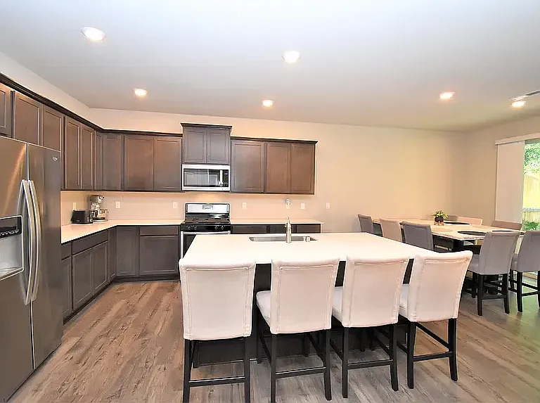 10717 32nd St NE — Photo 5