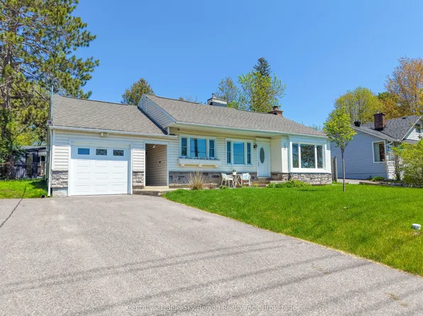1052 Copeland St, North Bay, ON P1B 3E6