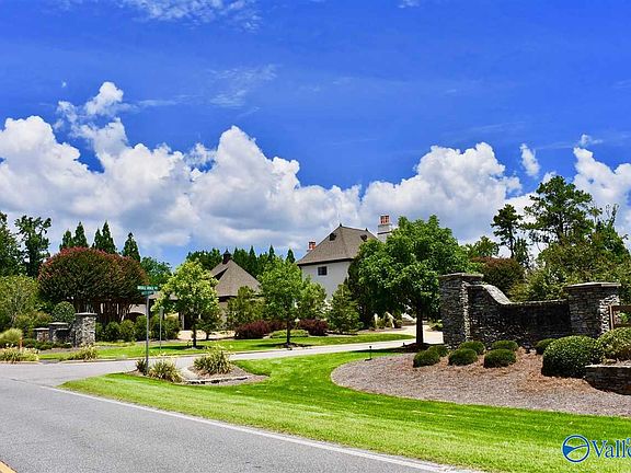 5th image of 7 Bridle Ridge Rd