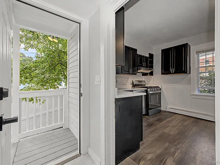 480 King St — Photo 12