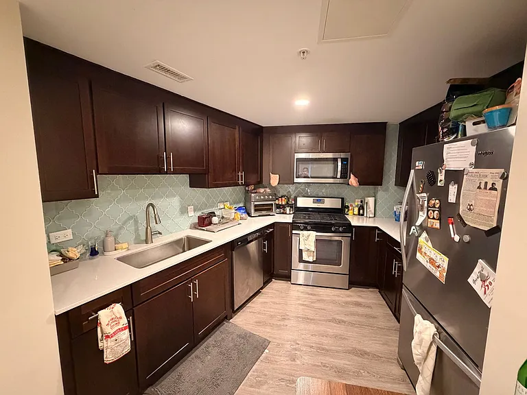 Gorgeous Historical Apartments Near Beach in East Rogers Park — Photo 82
