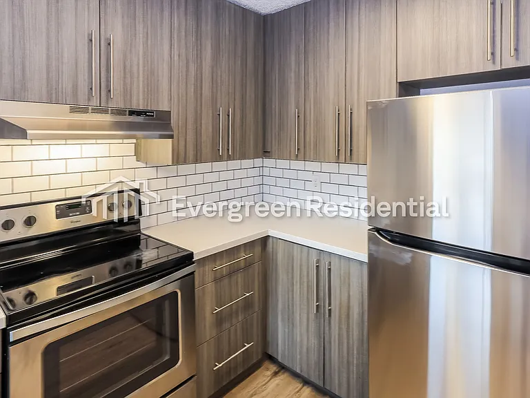5930 Cliff Valley Dr — Photo 2