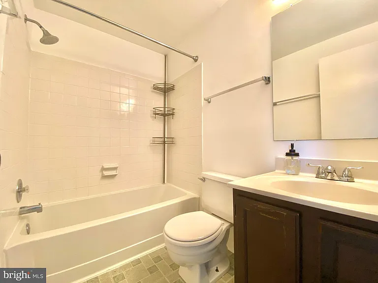 7351 Crestleigh Cir — Photo 20