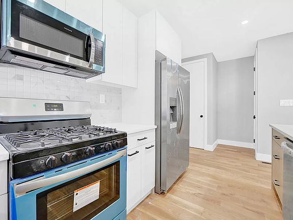 5th image of 552 Jamaica Ave