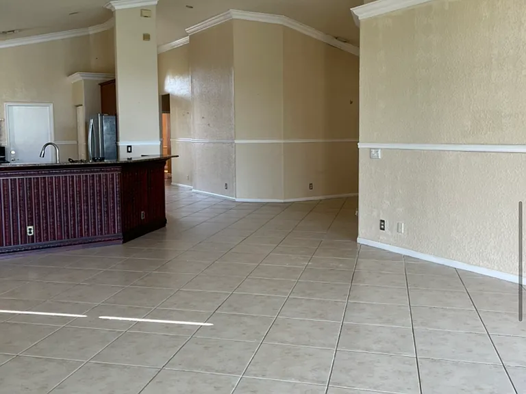 642 NW Stanford Ln — Photo 7