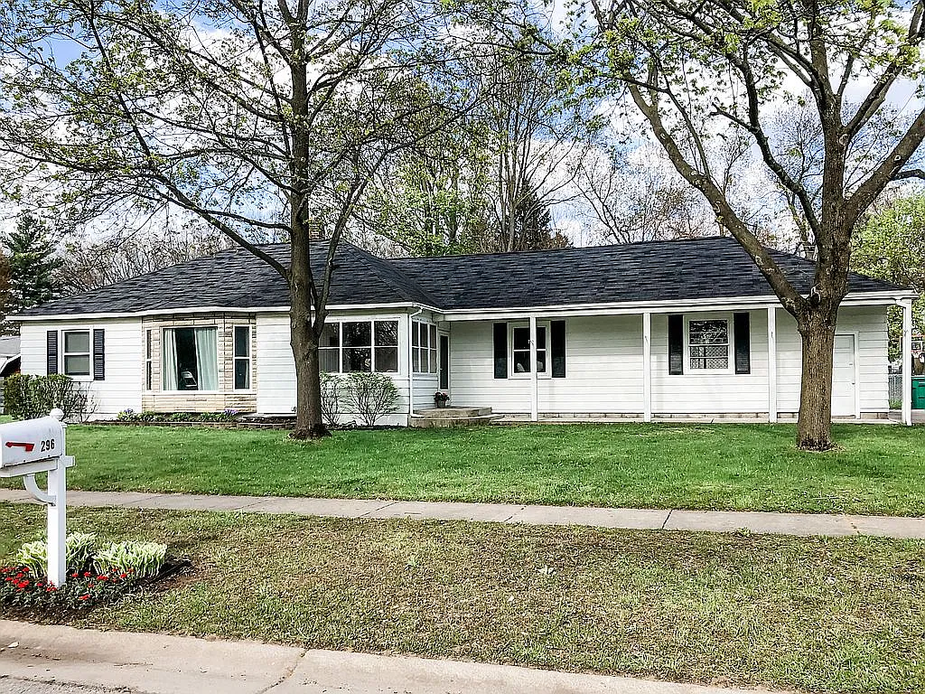 296 Cherryland St photo 1