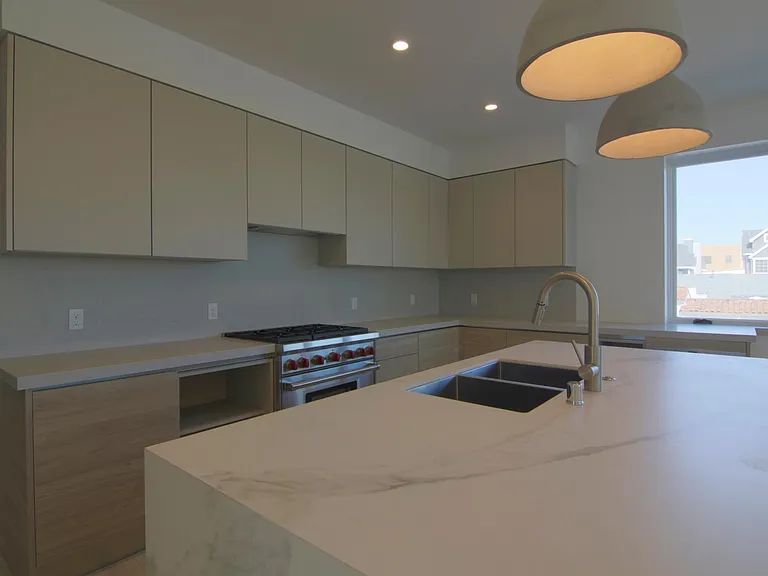 1014 5th St #2A — Photo 2