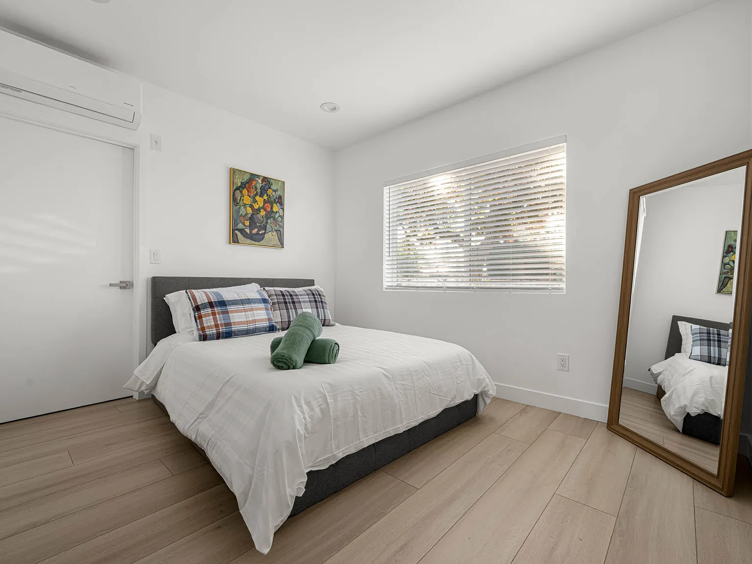 1 bed, $3,300 — Photo 3