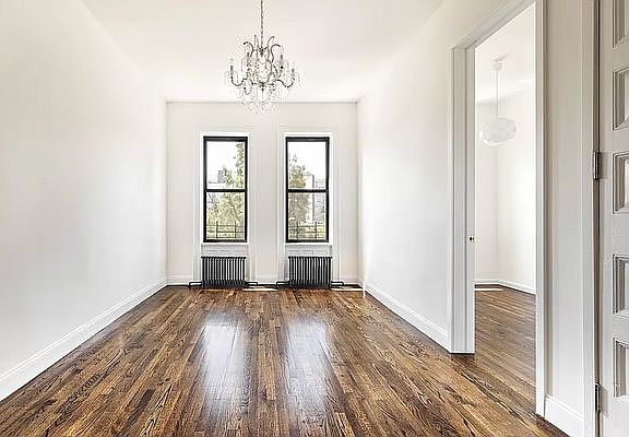 3rd image of 489 Park Pl APT 2