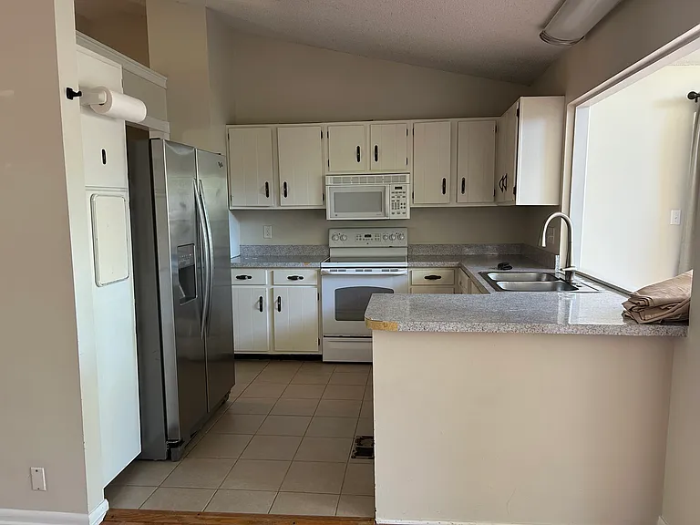 1132 Terra Rosa Dr — Photo 3