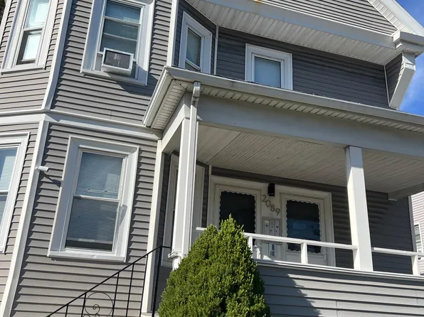2089 Centre St #3, Boston, MA 02132