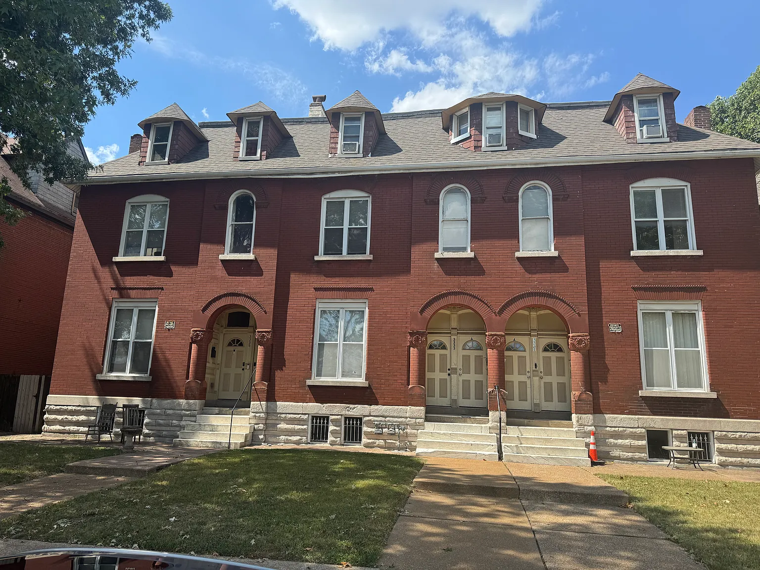 3 bed, 1600 sqft, $1,800 — Photo 1
