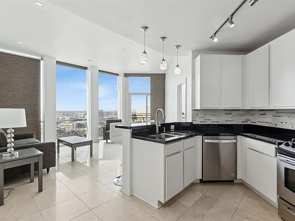 4th image of 500 Throckmorton St APT 2006