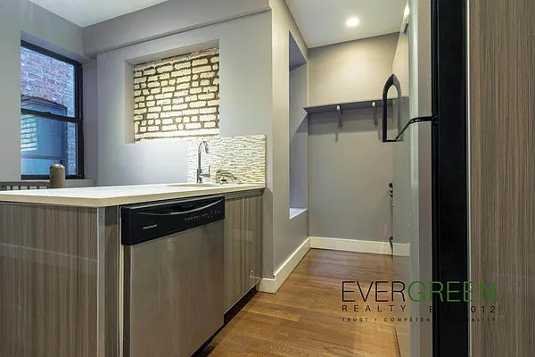 Rented by ERNY LLC | media 39