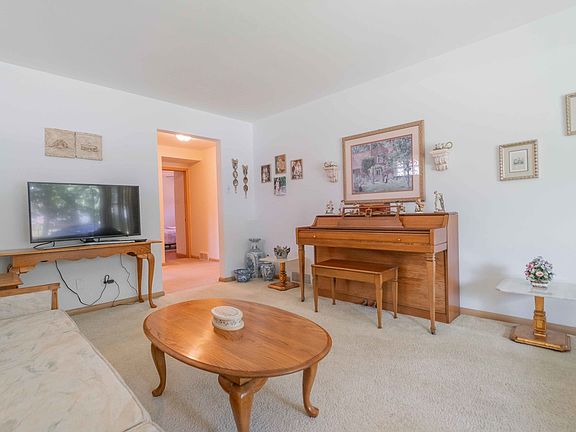 4th image of 11230 S Avenue J
