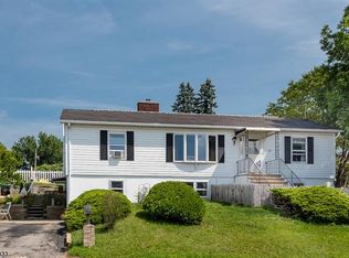 12 Sickle St, Dover, NJ 07801