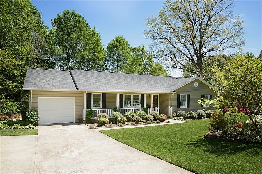 2nd image of 2007 Sunny Ln