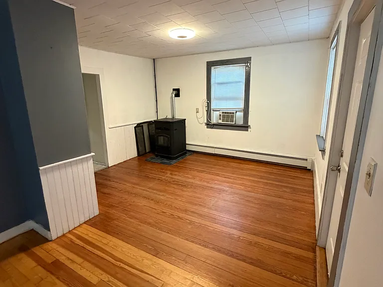 61 Vernon Ave #4 — Photo 16