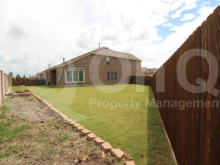 7324 Black Cherry Ln — Photo 34