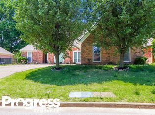 865 Paradise Dr, Cordova, TN 38018