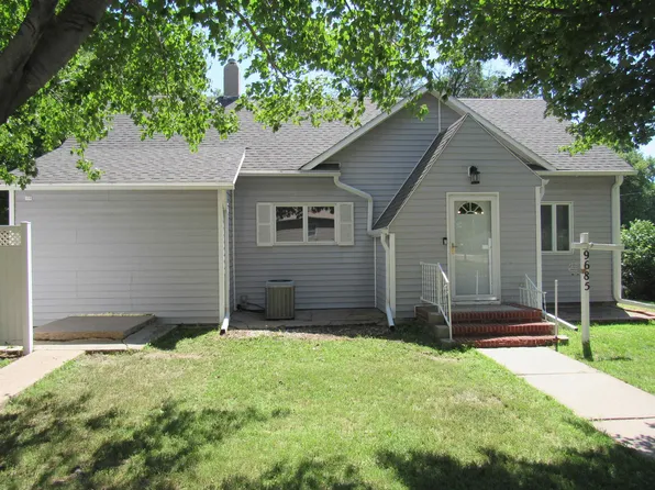 9685 S Clarence Ave, Holstein, NE 68950