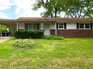 42 Wayside Dr, Saint Louis, MO
