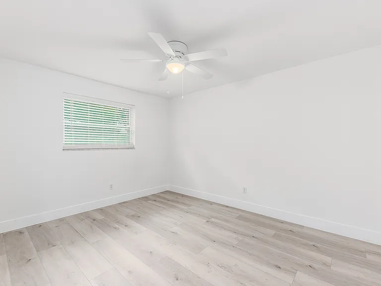 660 SW Bryant Ave #3 — Photo 10