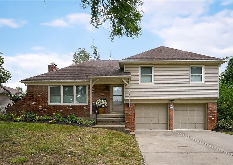 1st image of 303 SW Pinnell Dr