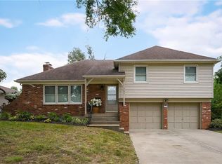 303 SW Pinnell Dr, Lees Summit, MO 64081