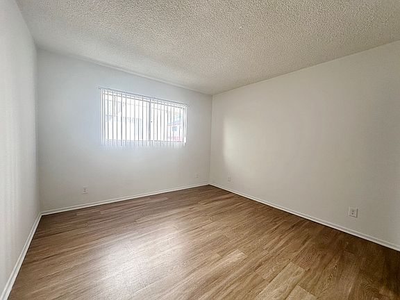 4th image of 12616 Caswell Ave APT 3