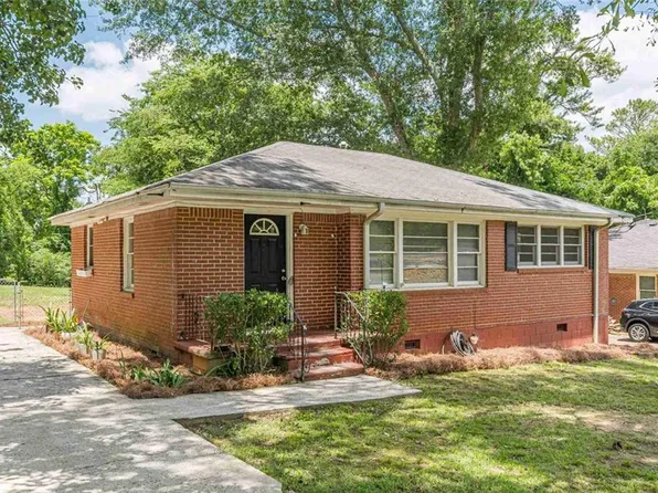 818 Sherwood Cir, Forest Park, GA 30297
