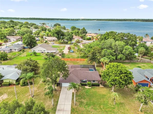 5202 Sydney Rd, Fruitland Park, FL 34731