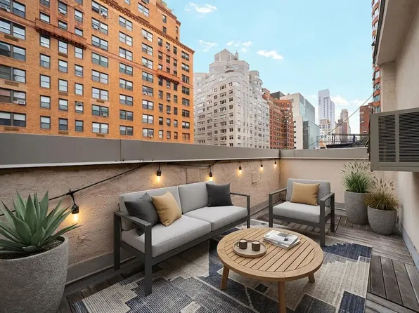 1380 3rd Avenue image 1 of 6