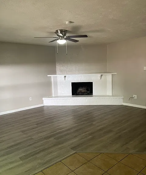 916 Hawthorne Dr — Photo 4