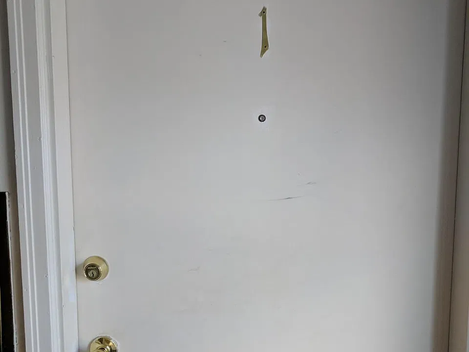 Apartment is on the ground floor. On the right just as you e