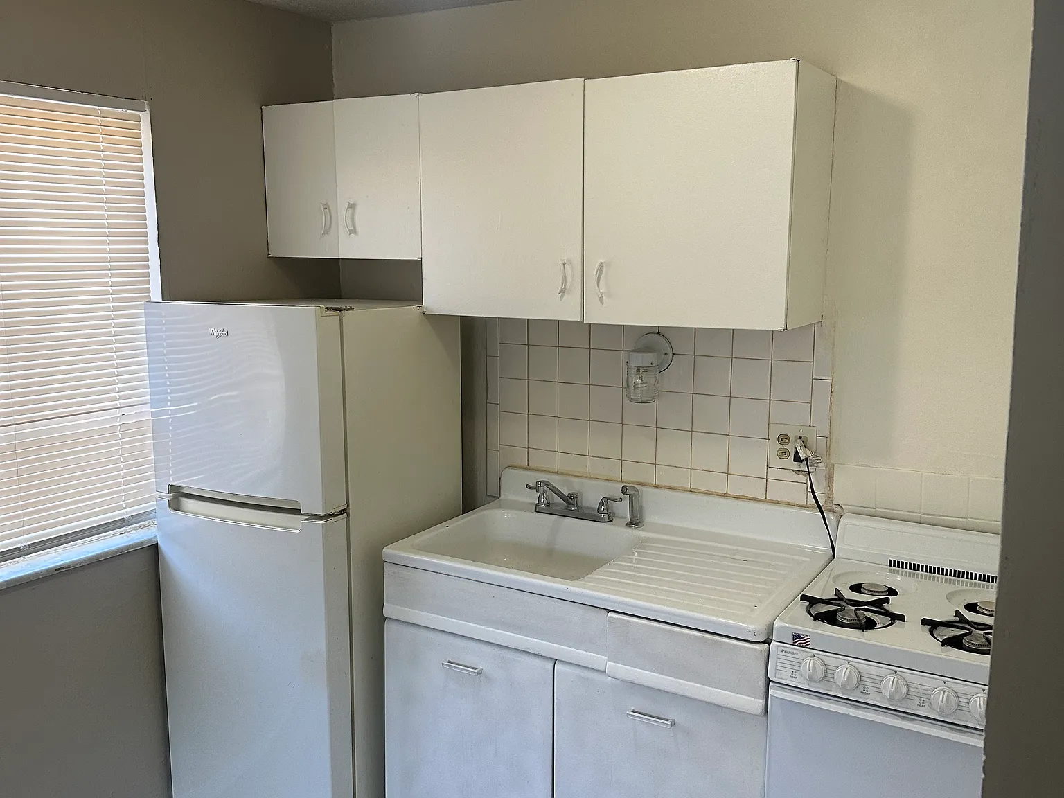 3633 Wisconsin Ave — Photo 2