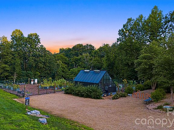 5th image of 99 Spring Song Ln #9