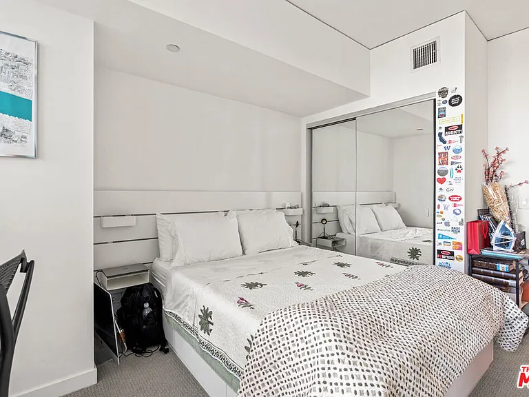 13650 Marina Pointe Dr #906 — Photo 22
