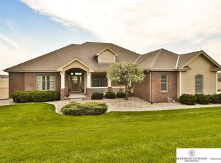 16901 S 57th Ave, Papillion, NE 68133