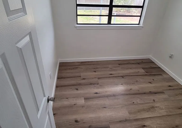 329 W Arlington St — Photo 35