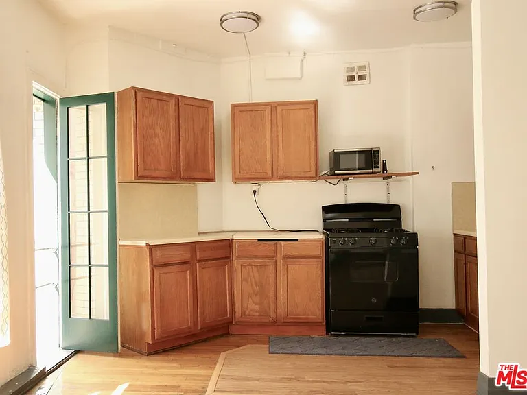 2121 James M Wood Blvd #310 — Photo 11