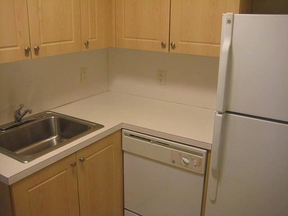 5th image of 770 SE 2nd Ave APT A107