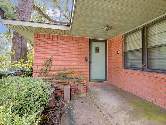 5th image of 2207 Viking Dr