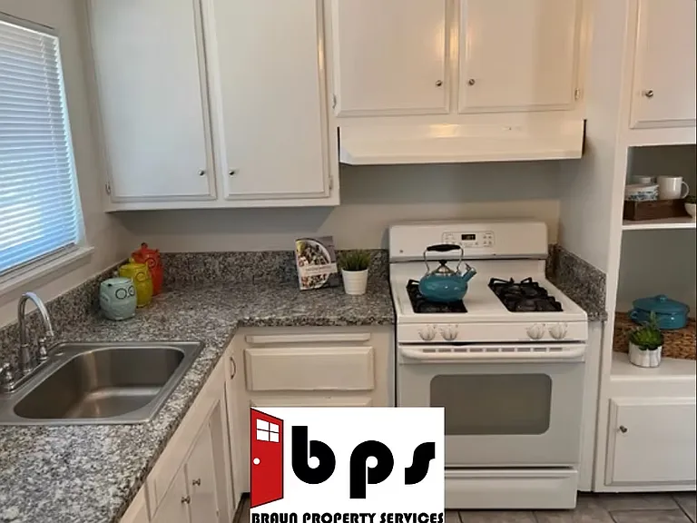 3100 Howe Ave #B-1 — Photo 4