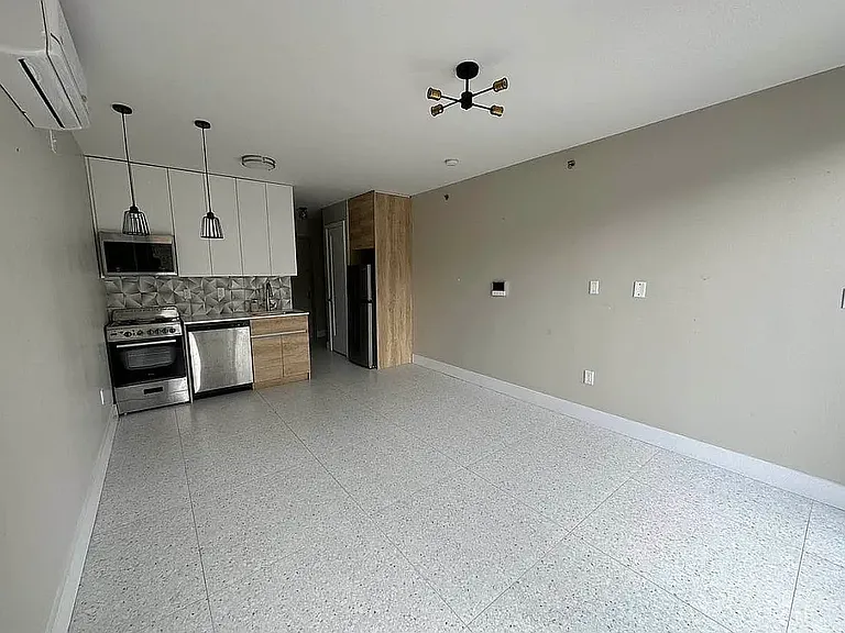 1669 E 19th St #4A — Photo 3